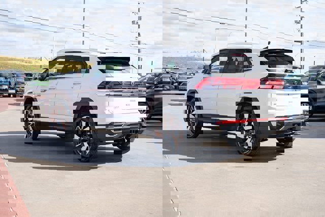 New 2026 Volkswagen Atlas Cross Sport SE image 4