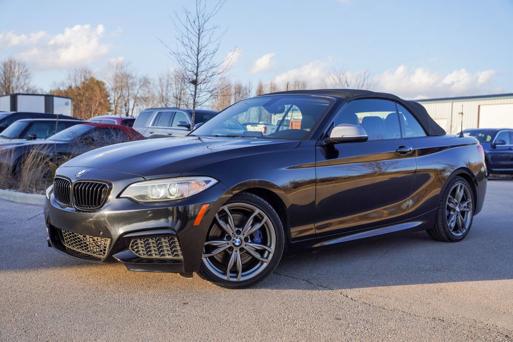 Used 2015 BMW M235i Convertible image 3