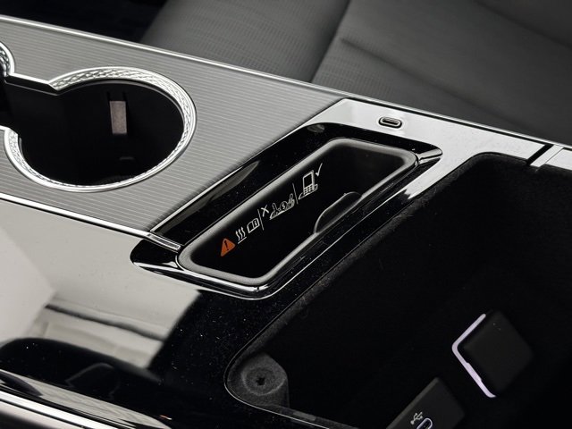 New 2025 Cadillac Lyriq Luxury image 18