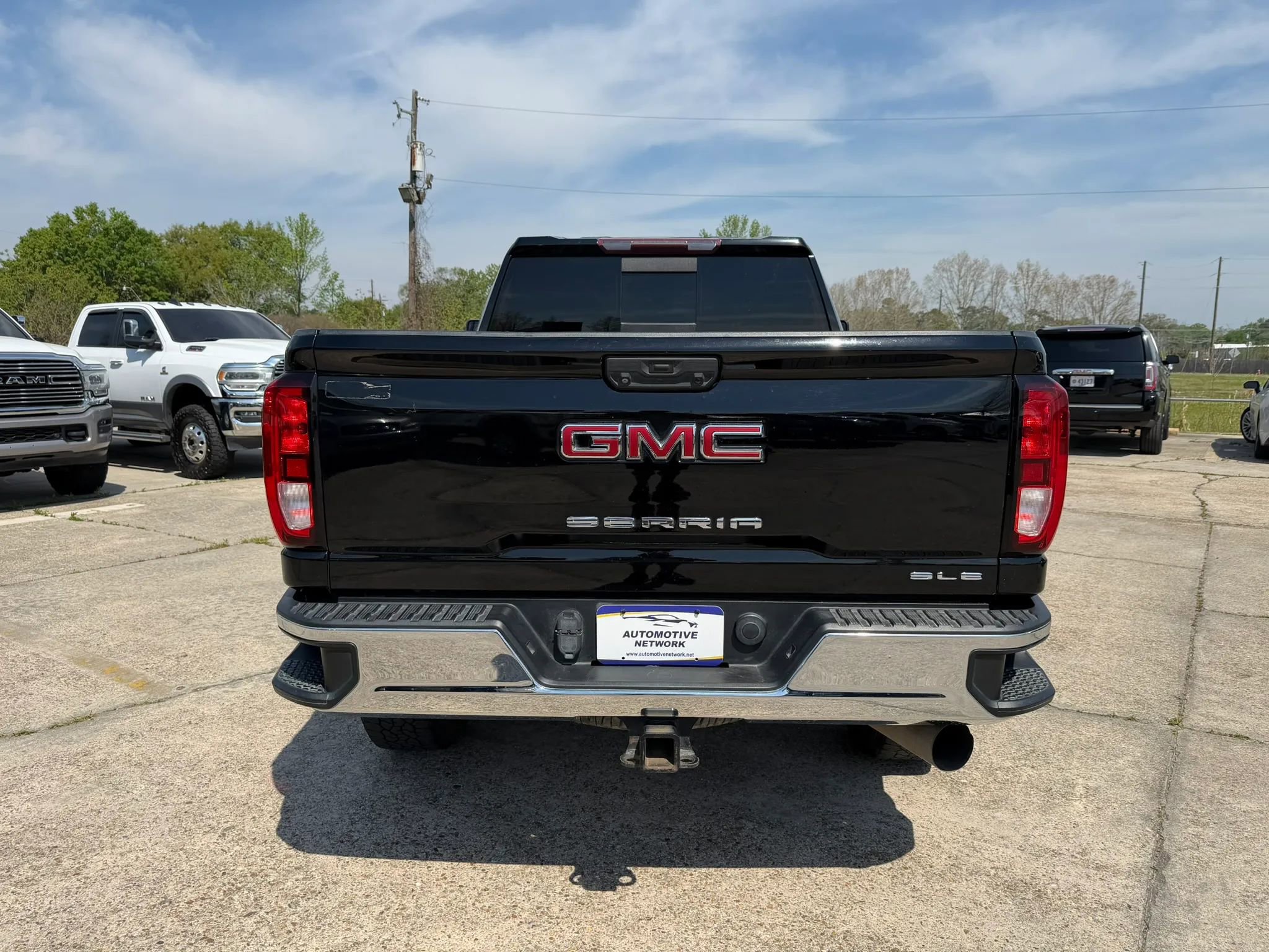 Used 2020 GMC Sierra 2500 SLE w/ SLE Value Package; image 4