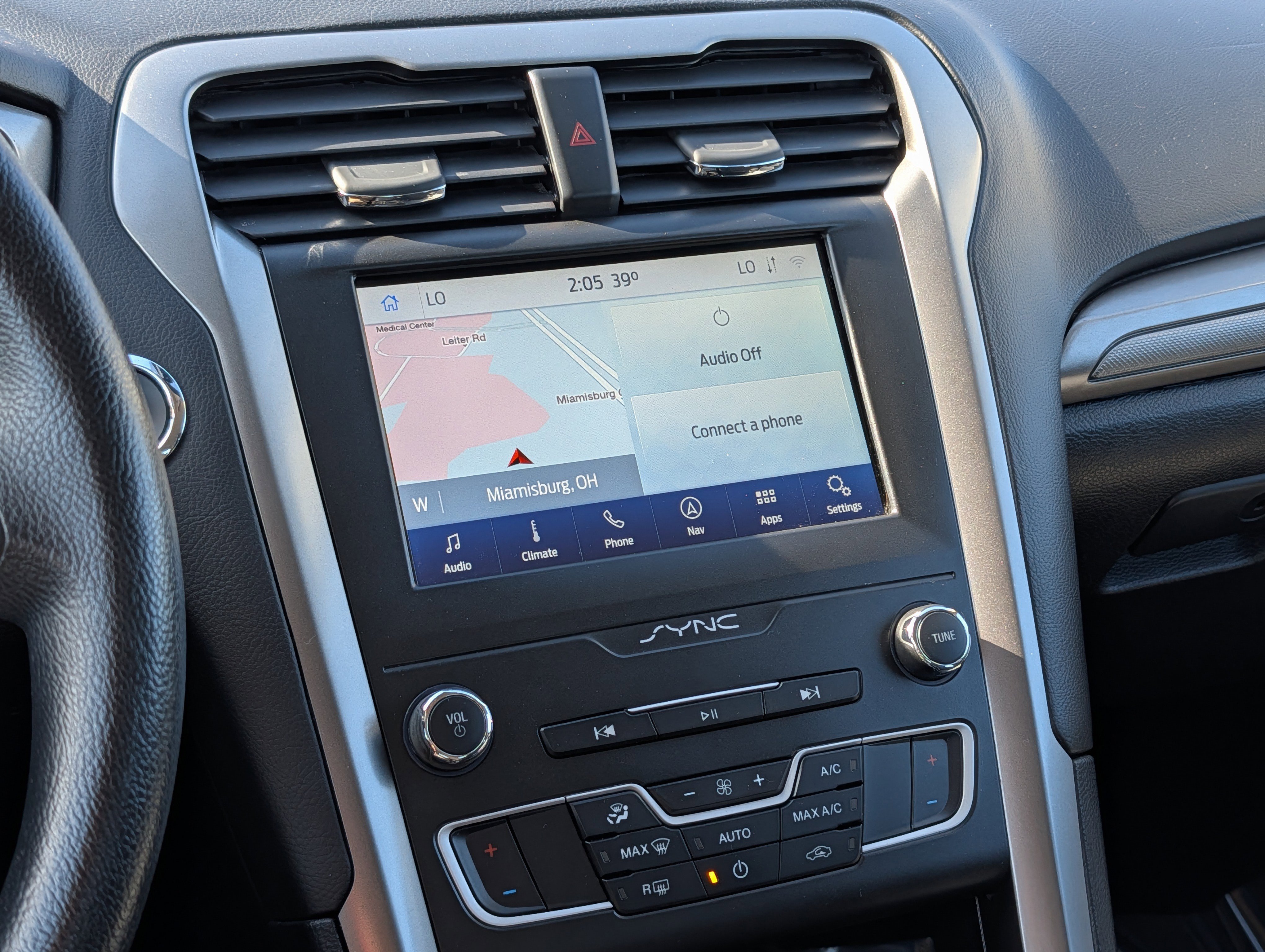 Used 2020 Ford Fusion SE image 18