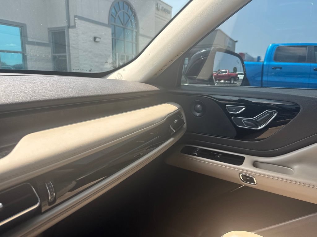 Used 2020 Lincoln Aviator Reserve w/ Equipment Group 201A AWD/4WD image 15