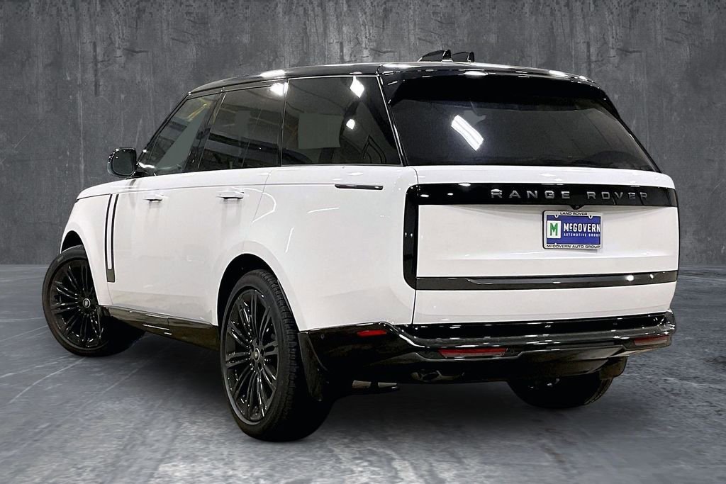 Used 2025 Land Rover Range Rover SE image 4