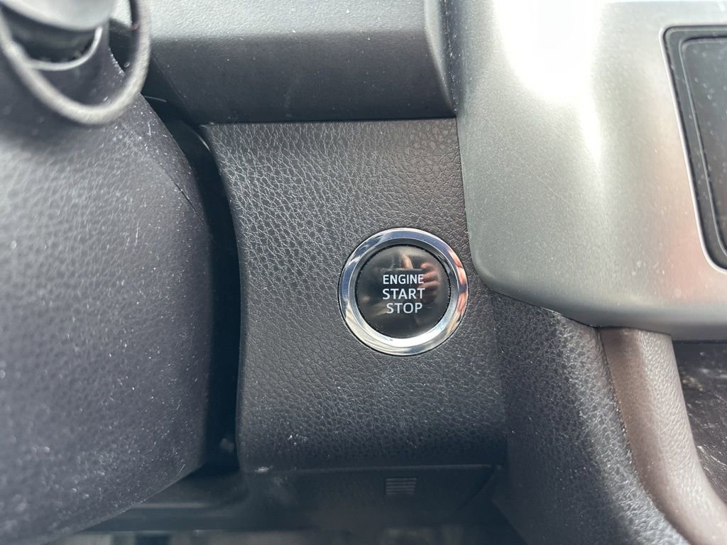 Used 2015 Toyota Highlander Limited image 24