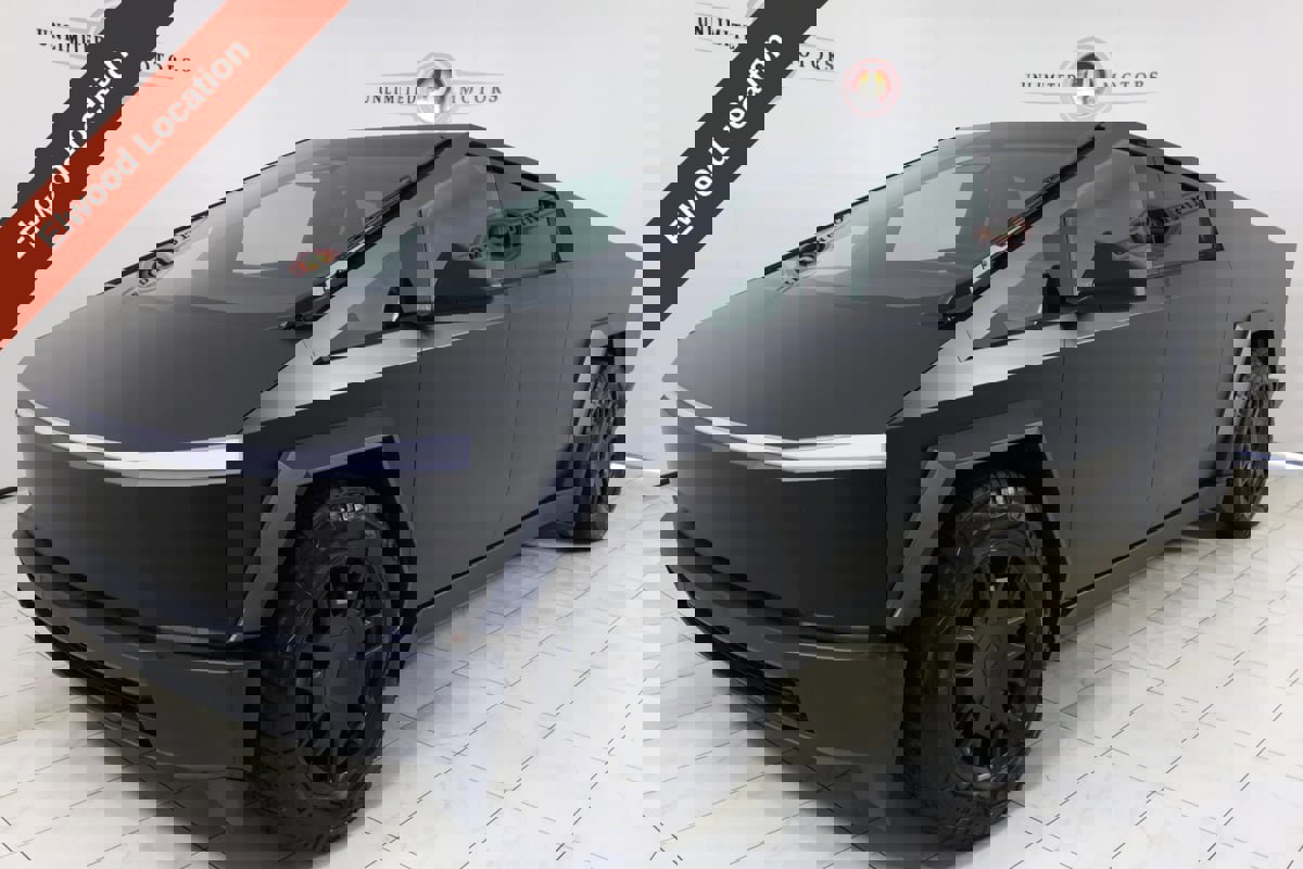 Used 2024 Tesla Cybertruck AWD Crew Cab image 5