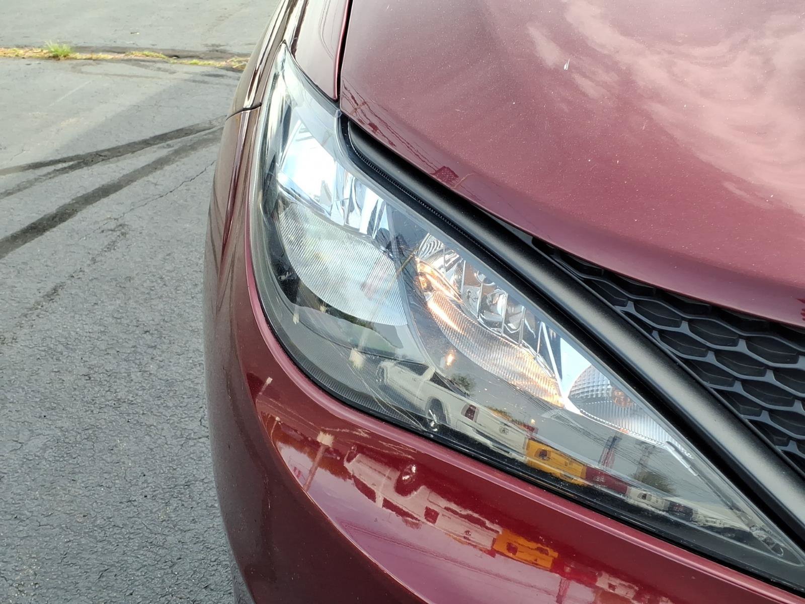 Certified 2022 Chrysler Voyager LX FWD image 11