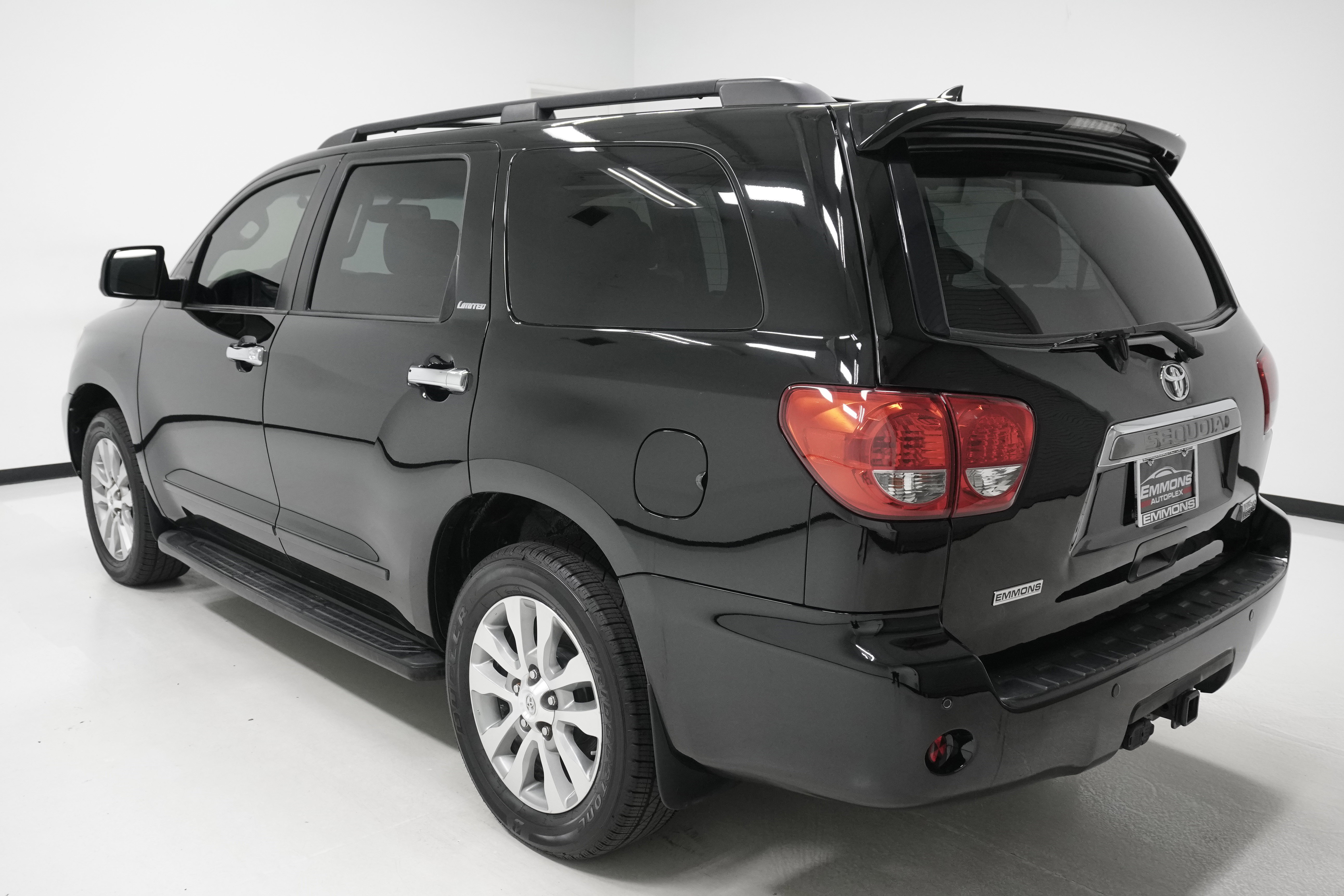 Used 2014 Toyota Sequoia Limited RWD image 3