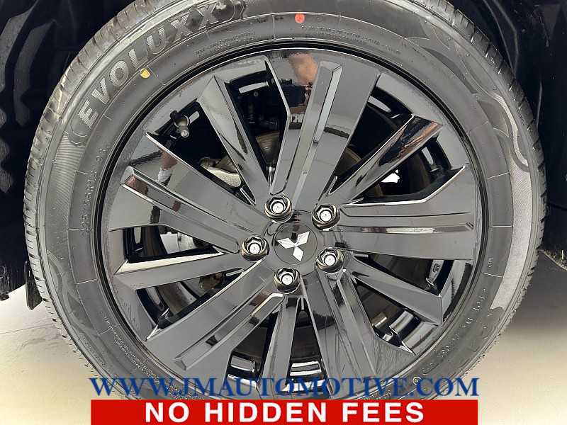 Used 2025 Mitsubishi Outlander Sport LE AWD/4WD image 9