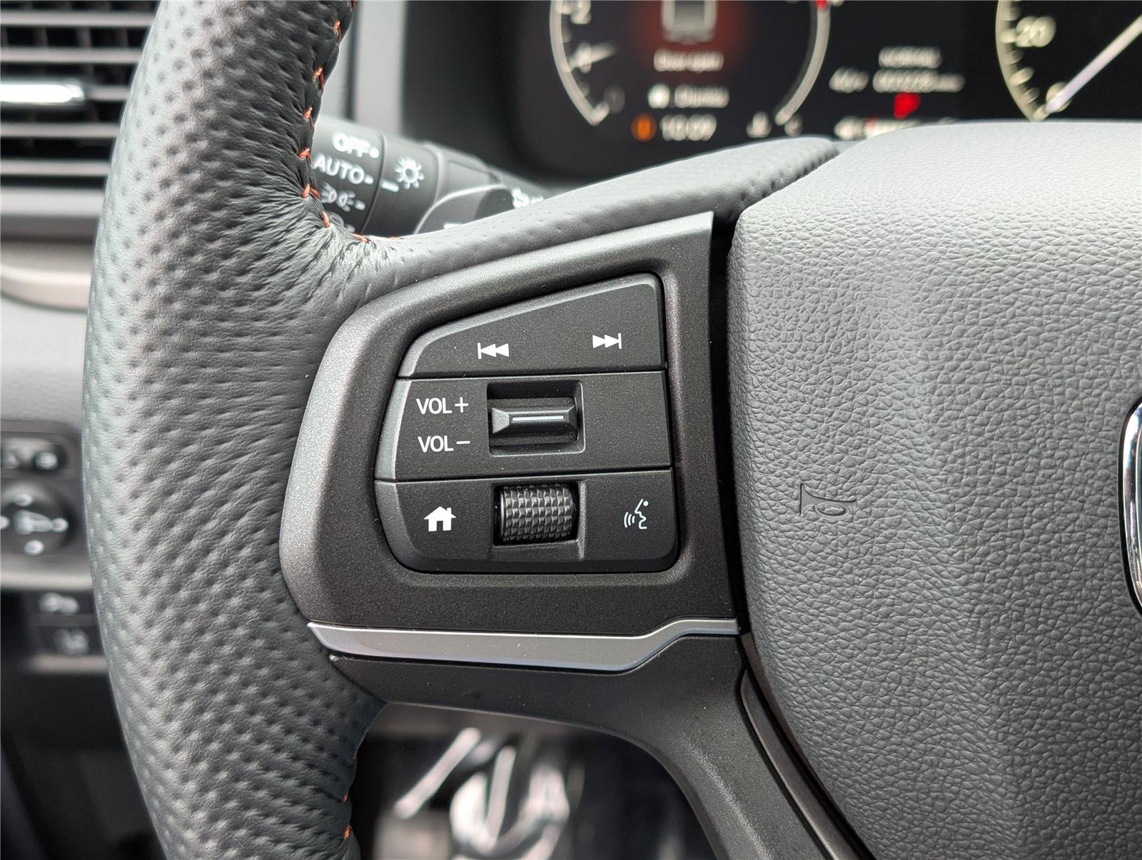 Used 2025 Honda Ridgeline TrailSport image 22