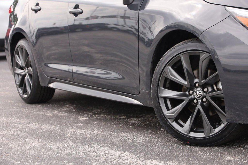 Used 2025 Toyota Corolla SE FWD image 3
