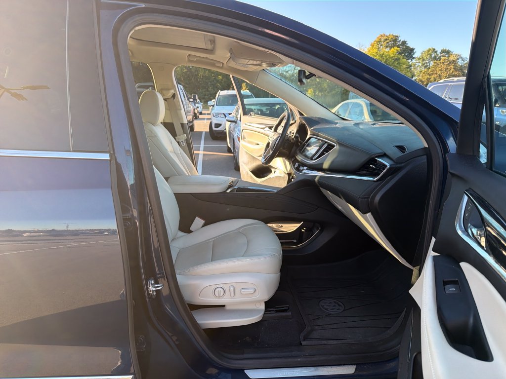 Used 2023 Buick Enclave Essence w/ Experience Buick Package FWD image 39