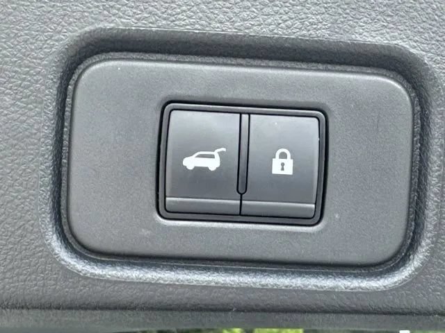 Certified 2025 Nissan Pathfinder SV AWD/4WD image 14