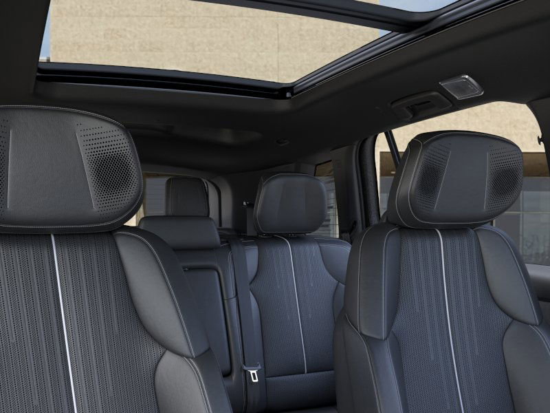 New 2026 Cadillac Vistiq Luxury image 24