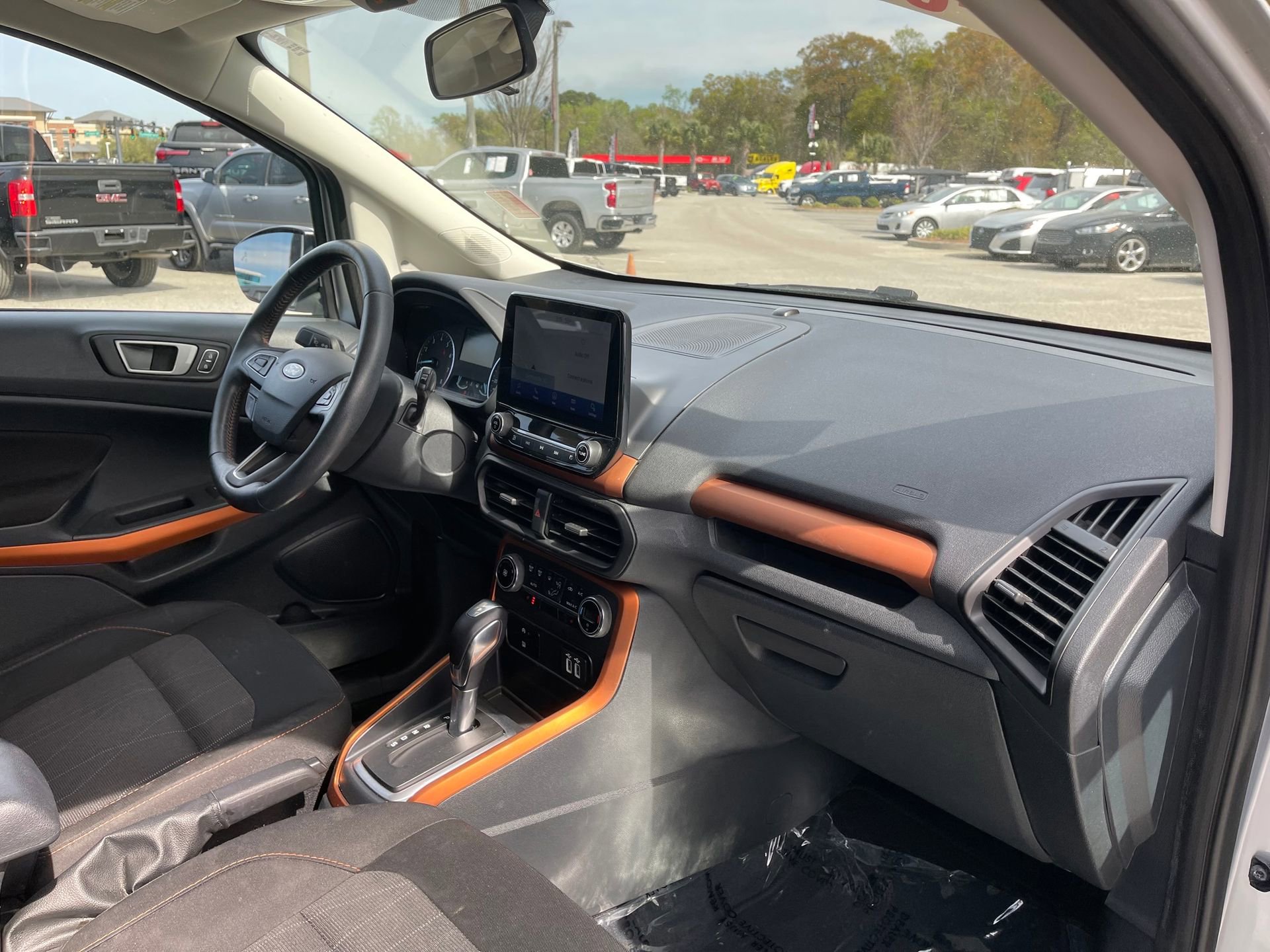 Used 2021 Ford EcoSport SE w/ SE Convenience Package image 32