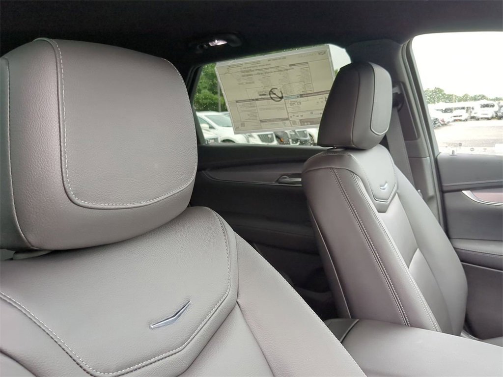 New 2025 Cadillac XT5 Luxury image 27