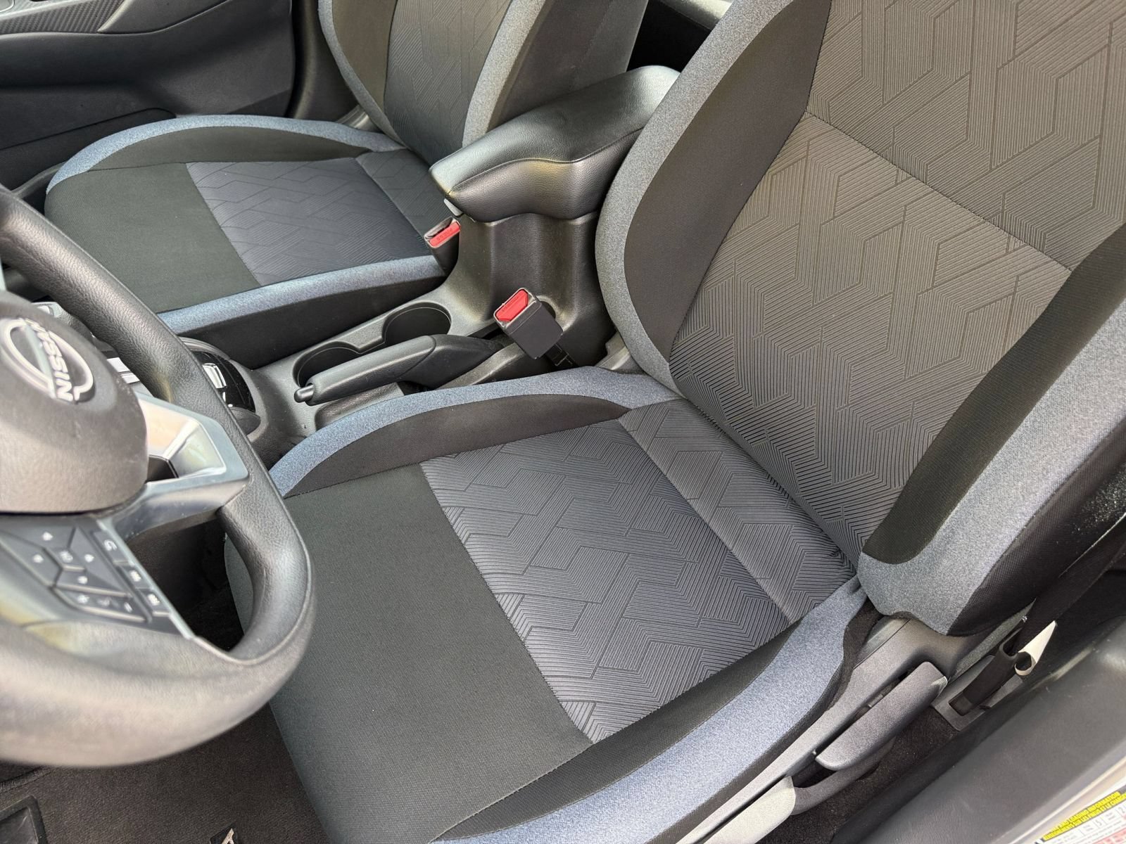 Used 2025 Nissan Versa SV FWD image 36