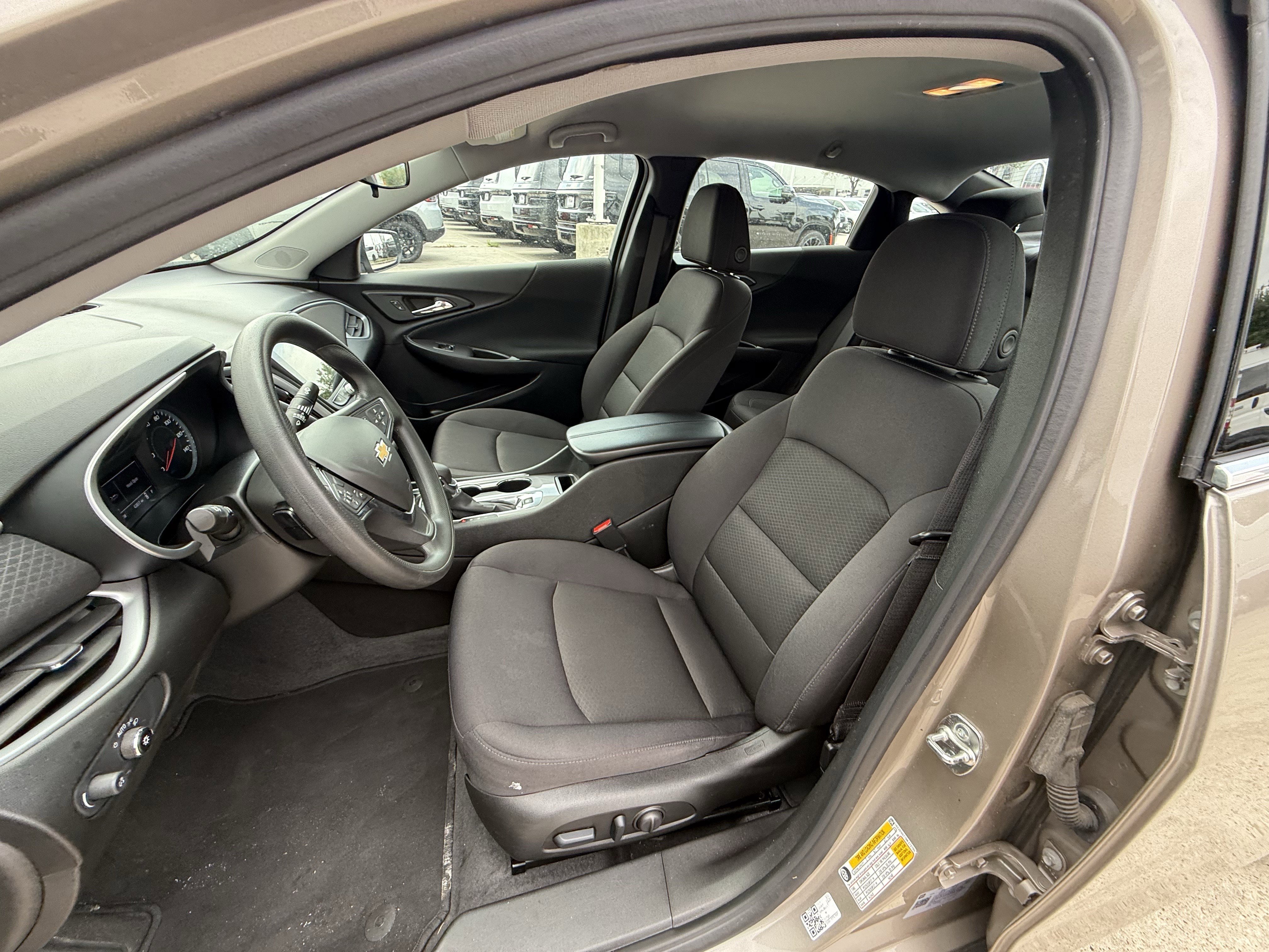 Used 2024 Chevrolet Malibu LT FWD image 27