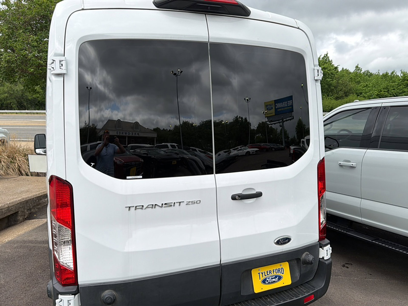 Used 2024 Ford Transit 250 148 Medium Roof w/ Load Area Protection Package image 7
