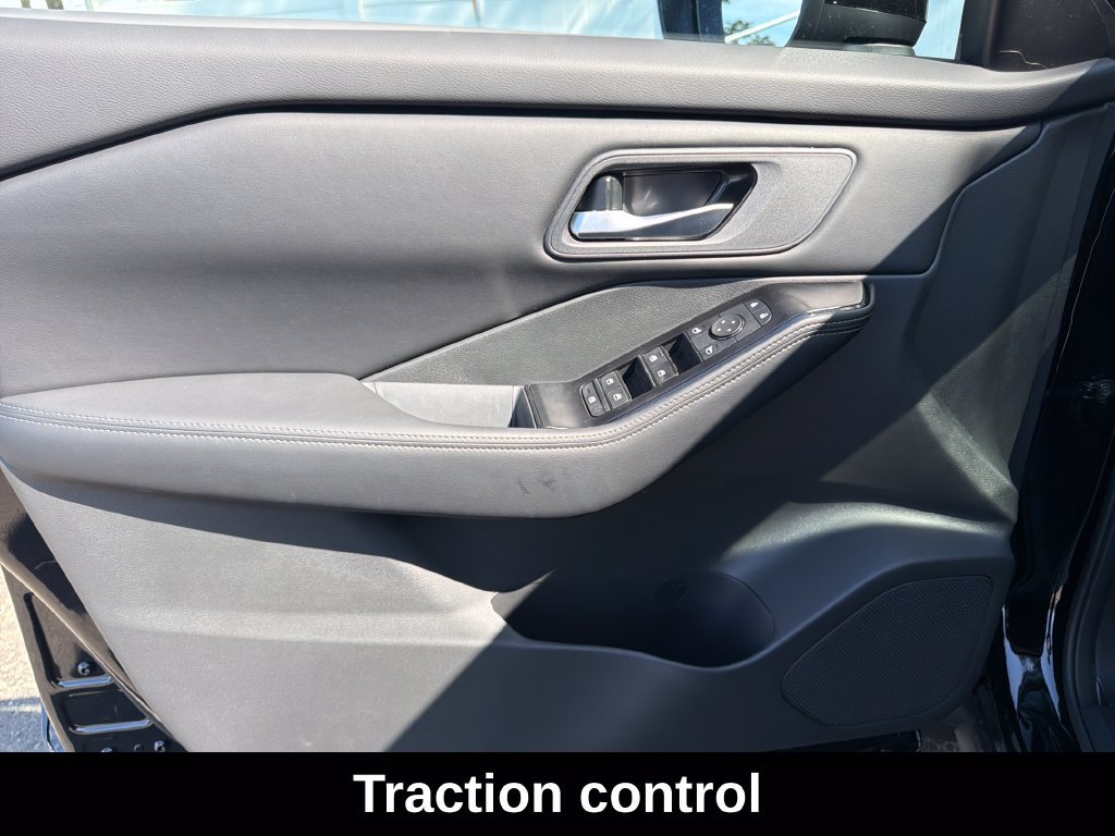 Used 2026 Nissan Rogue SV w/ Cold Weather Package FWD image 12