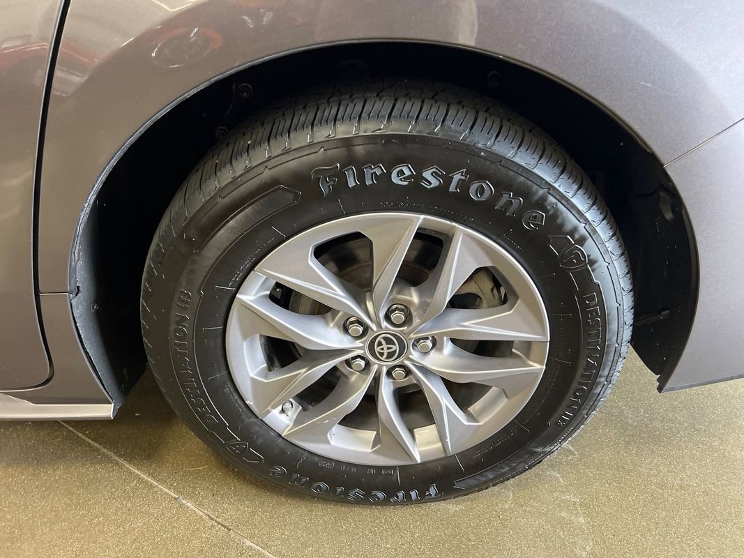 Used 2021 Toyota Sienna LE image 53