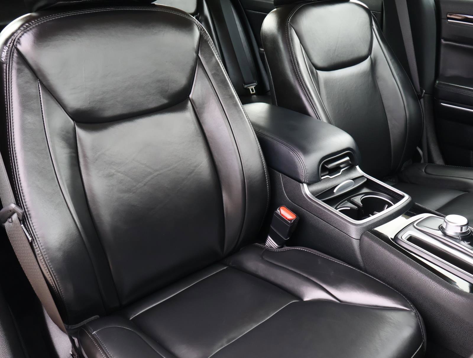 Used 2023 Chrysler 300 Touring L w/ Popular Equipment Group image 18