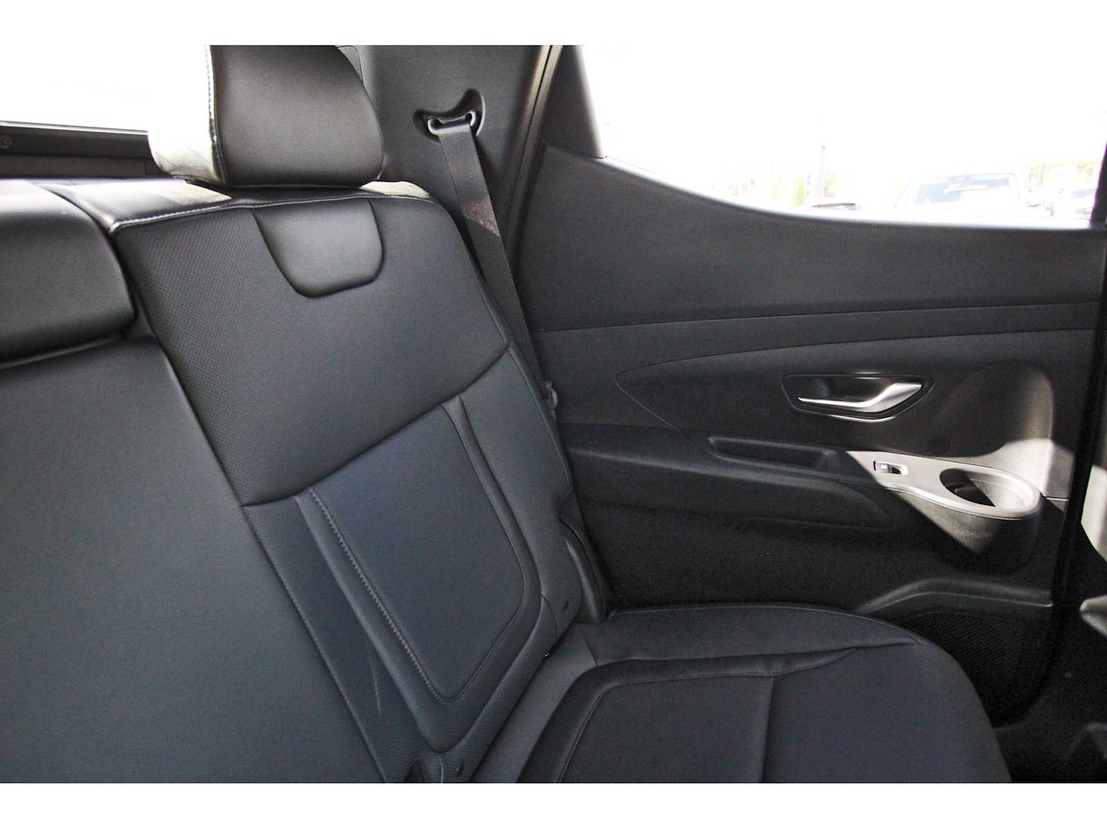Used 2024 Hyundai Santa Cruz Night AWD/4WD image 10