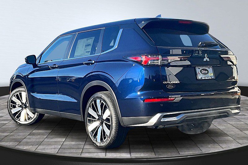 New 2026 Mitsubishi Outlander SE FWD image 3