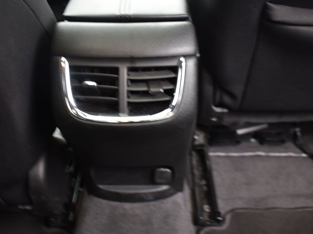 Used 2024 Chevrolet Malibu LT image 16