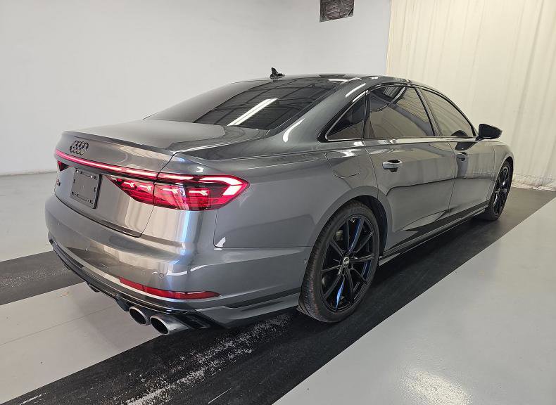 Used 2023 Audi S8 AWD/4WD image 2