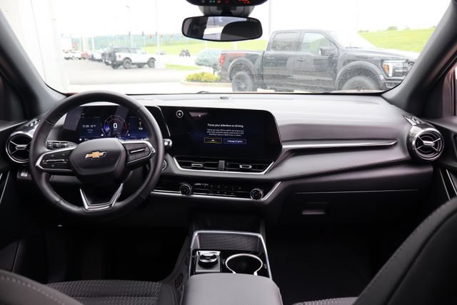 Used 2026 Chevrolet Equinox LT AWD/4WD image 31