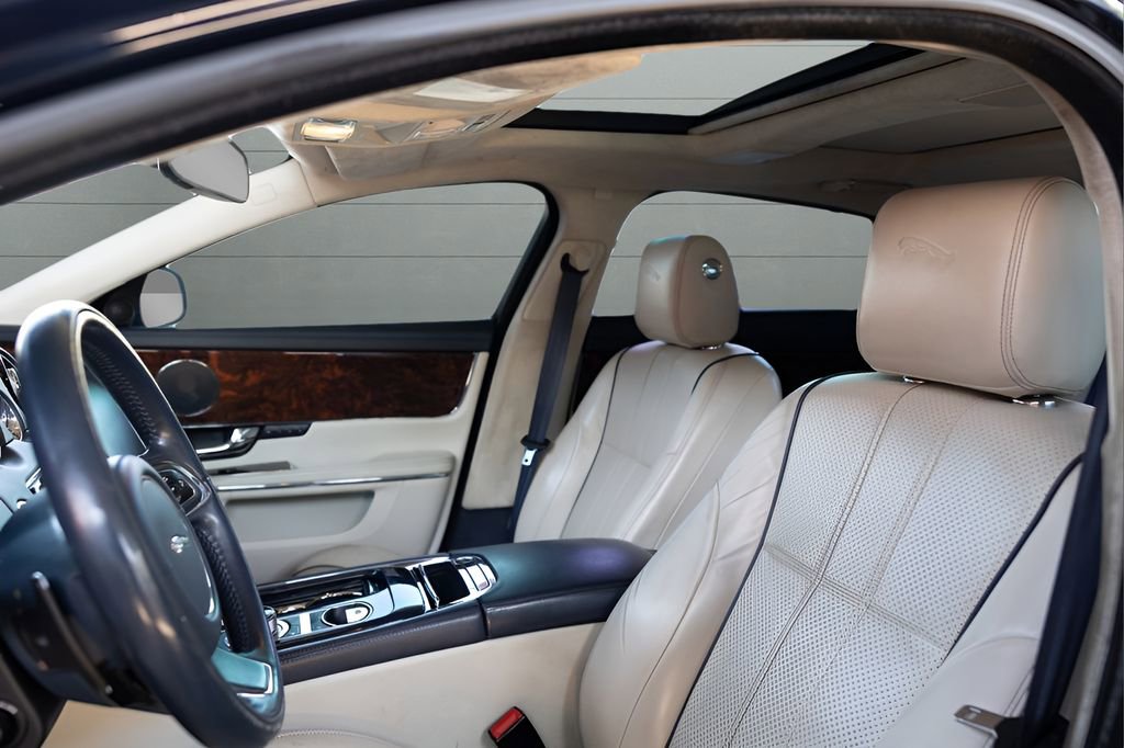Used 2012 Jaguar XJ L RWD image 41