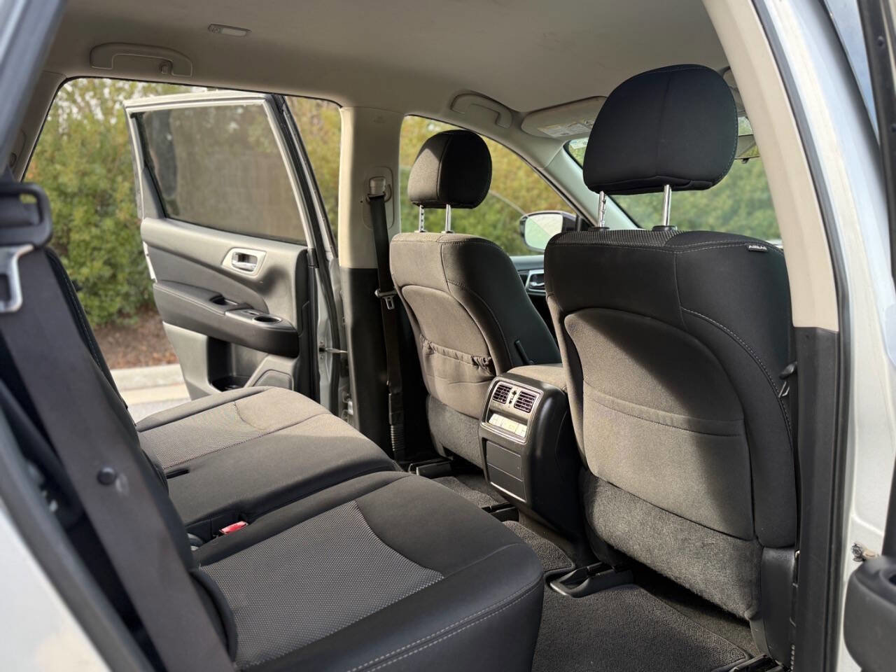 Used 2017 Nissan Pathfinder S image 20