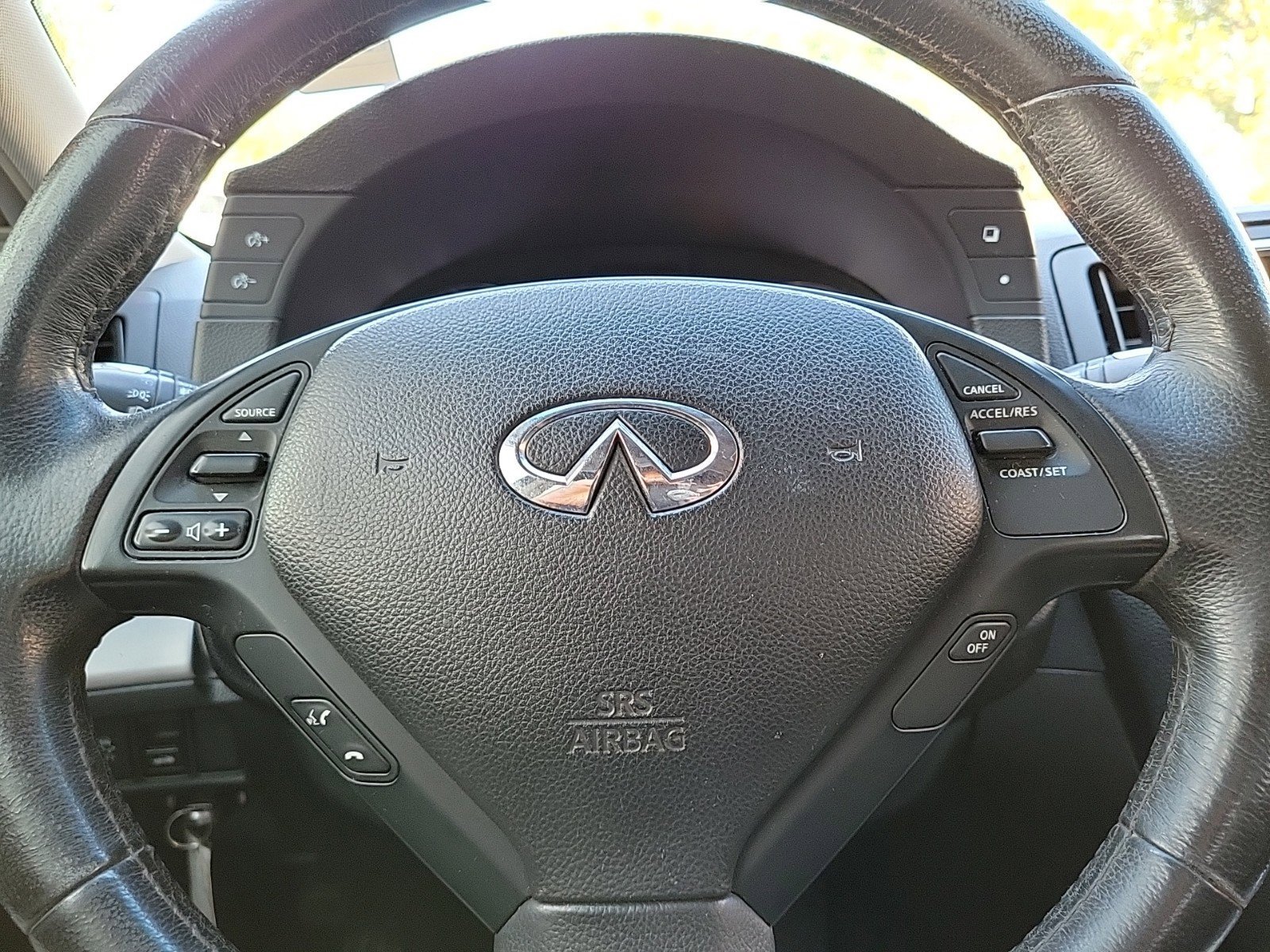 Used 2015 INFINITI Q40 AWD image 16