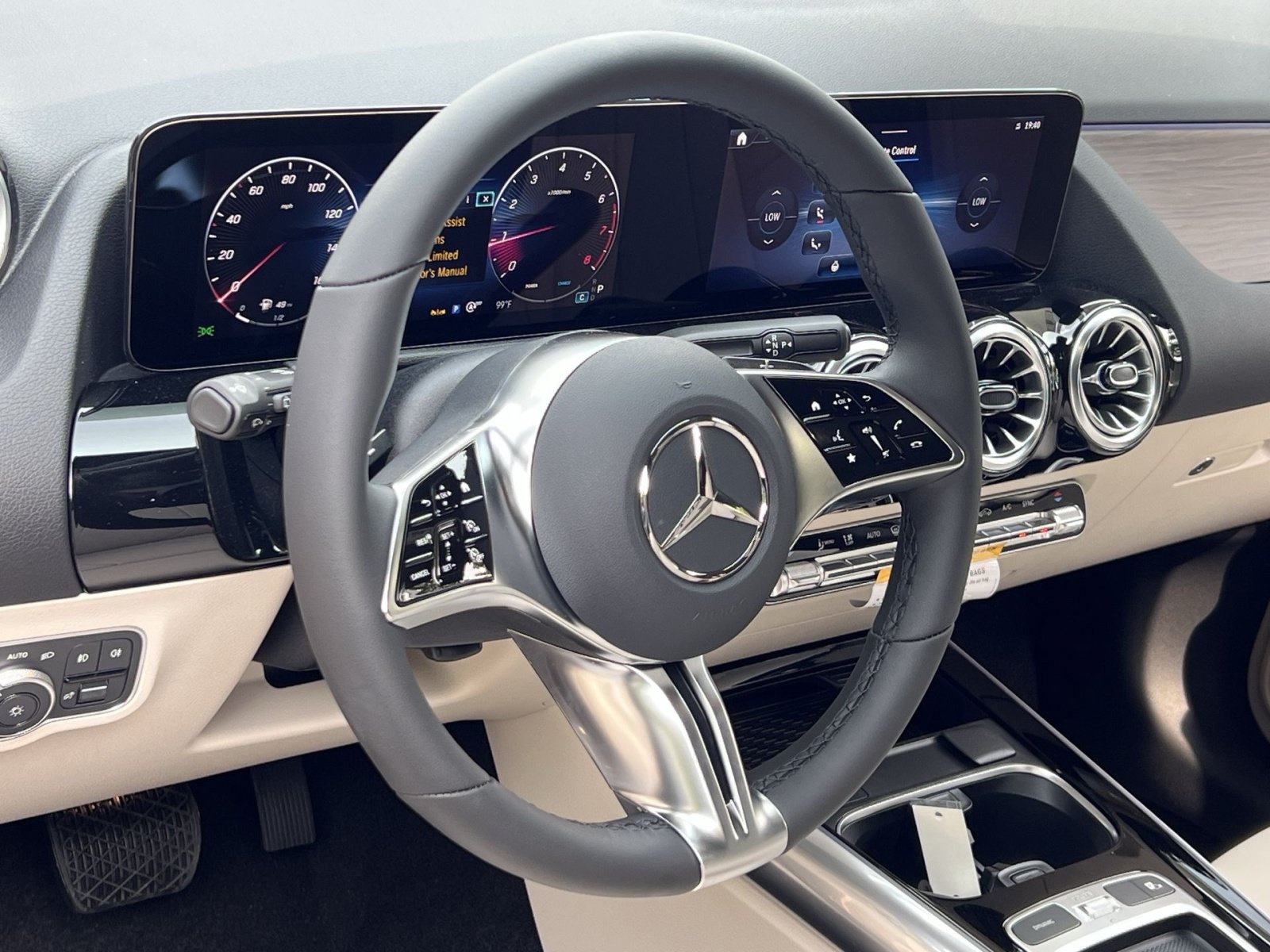 New 2026 Mercedes-Benz GLA 250 4MATIC image 21