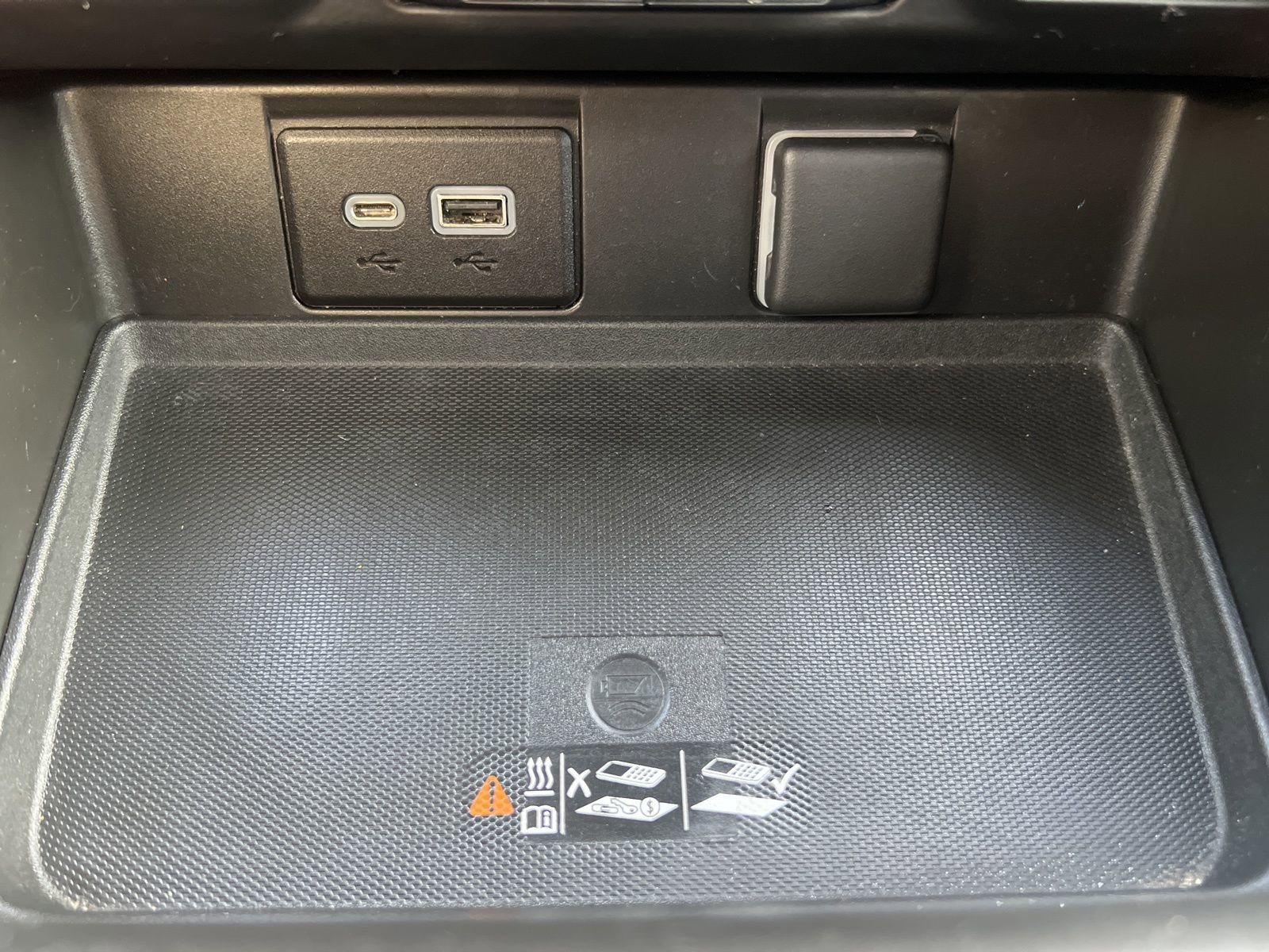 Used 2022 Chevrolet Tahoe Z71 w/ Luxury Package image 21