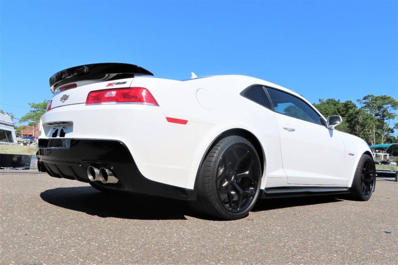 Used 2015 Chevrolet Camaro Z/28 RWD image 9