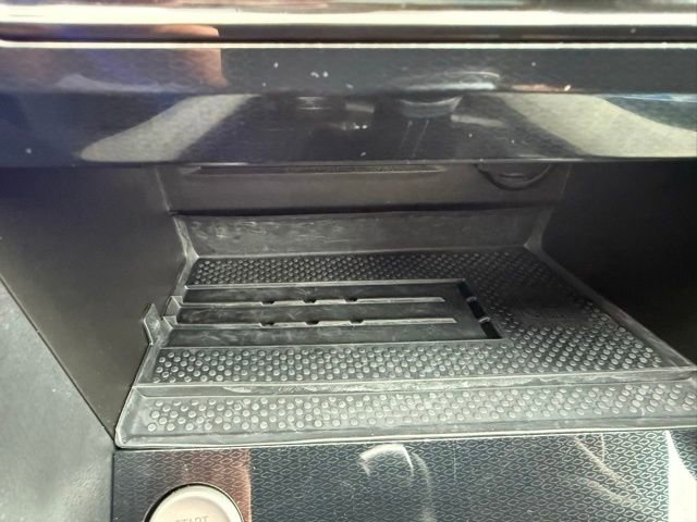 Certified 2025 Volkswagen Taos SE w/ Panoramic Sunroof Package image 28