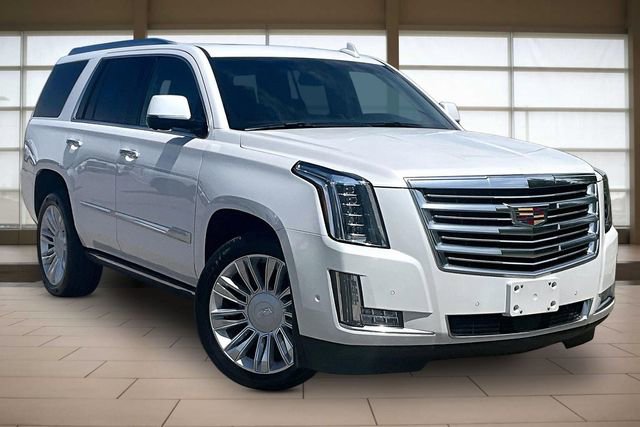 Used 2018 Cadillac Escalade Platinum AWD/4WD image 12