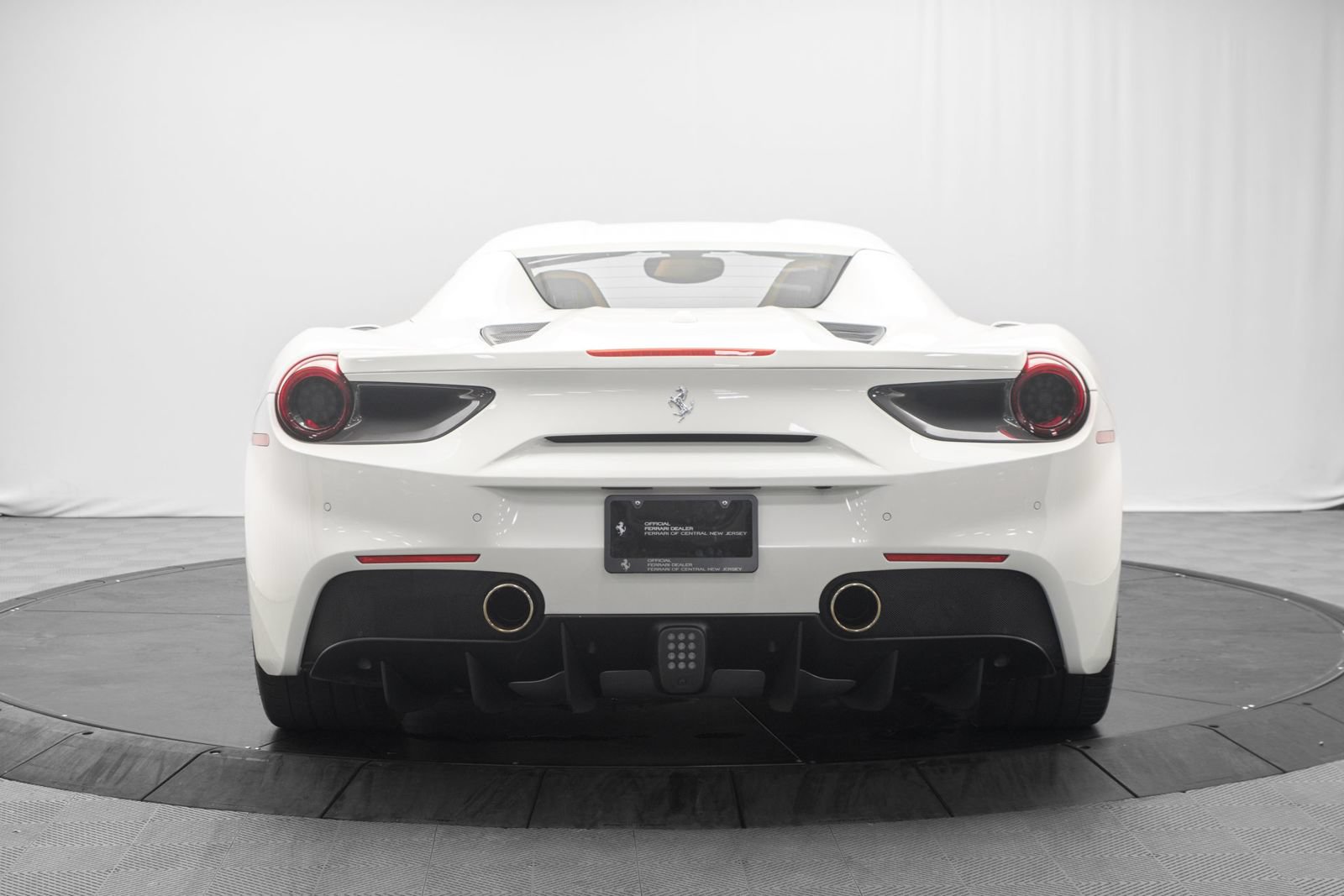 Used 2019 Ferrari 488 Spider RWD image 14