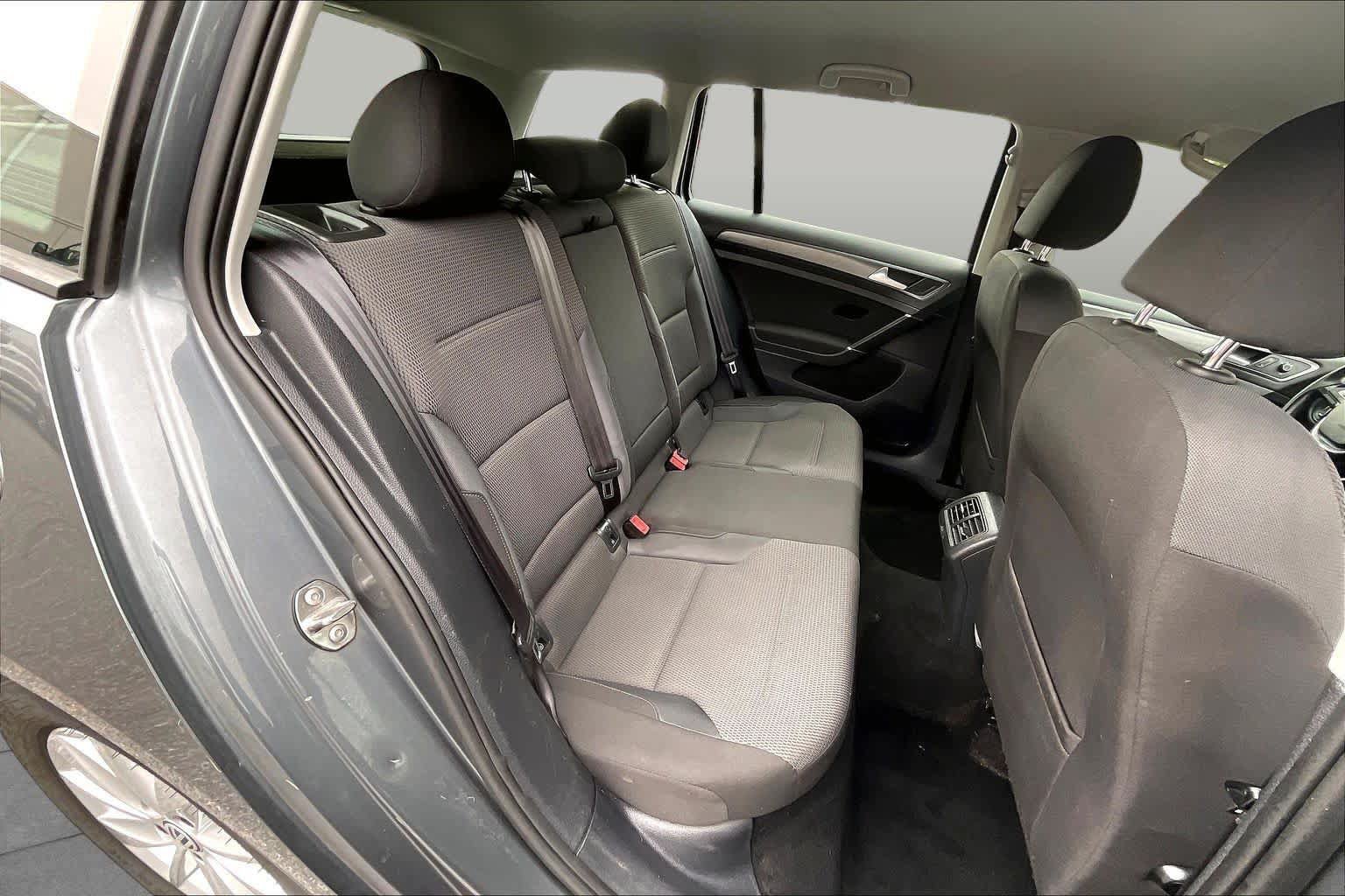 Used 2019 Volkswagen Golf S FWD image 17