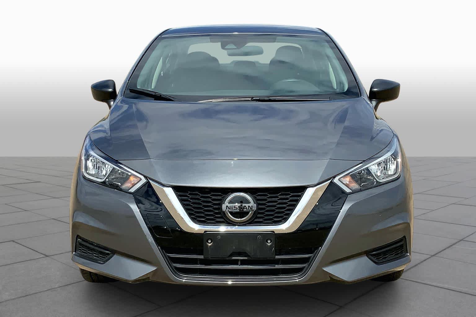 Used 2020 Nissan Versa S FWD image 3