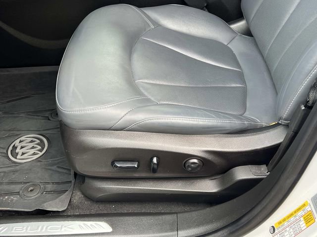 Used 2019 Buick Envision Essence FWD image 21