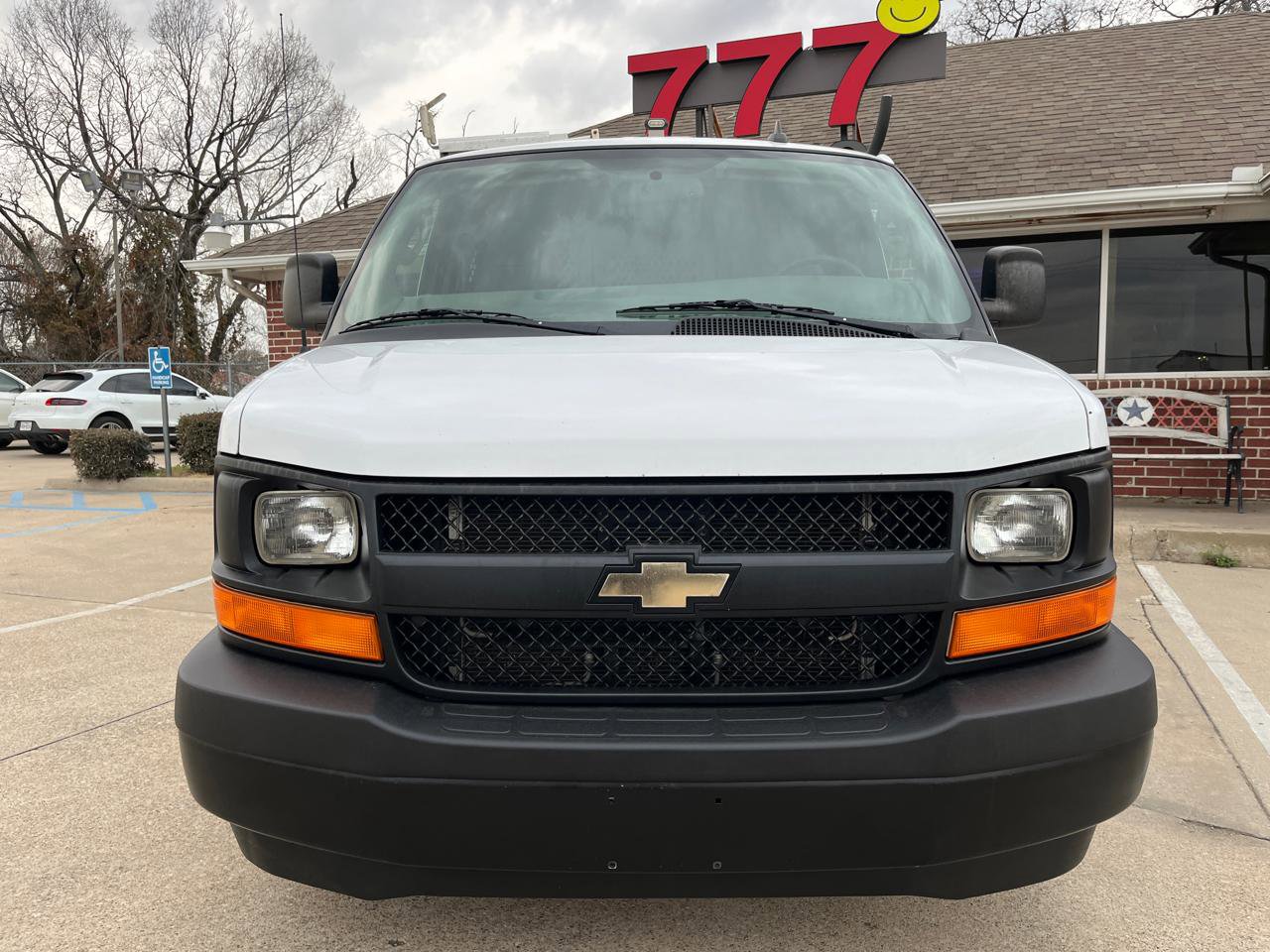 Used 2017 Chevrolet Express 2500 image 2