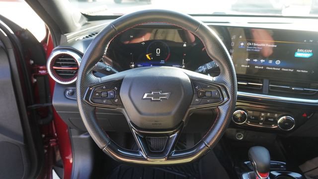 Used 2024 Chevrolet Trax RS w/ Sunroof Package FWD image 26