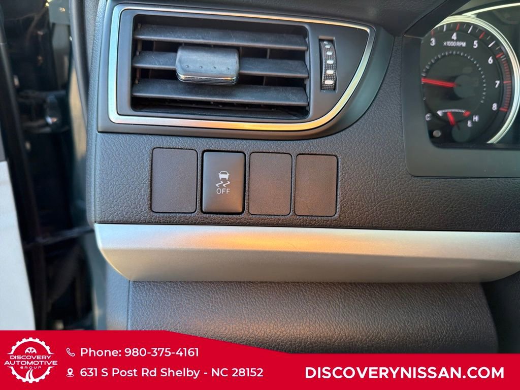 Used 2017 Toyota Camry SE image 16