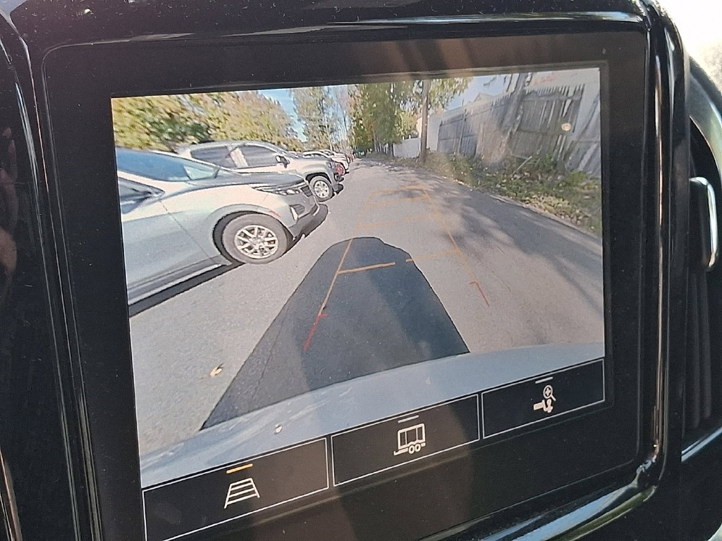 Used 2023 Chevrolet Traverse LT AWD/4WD image 18