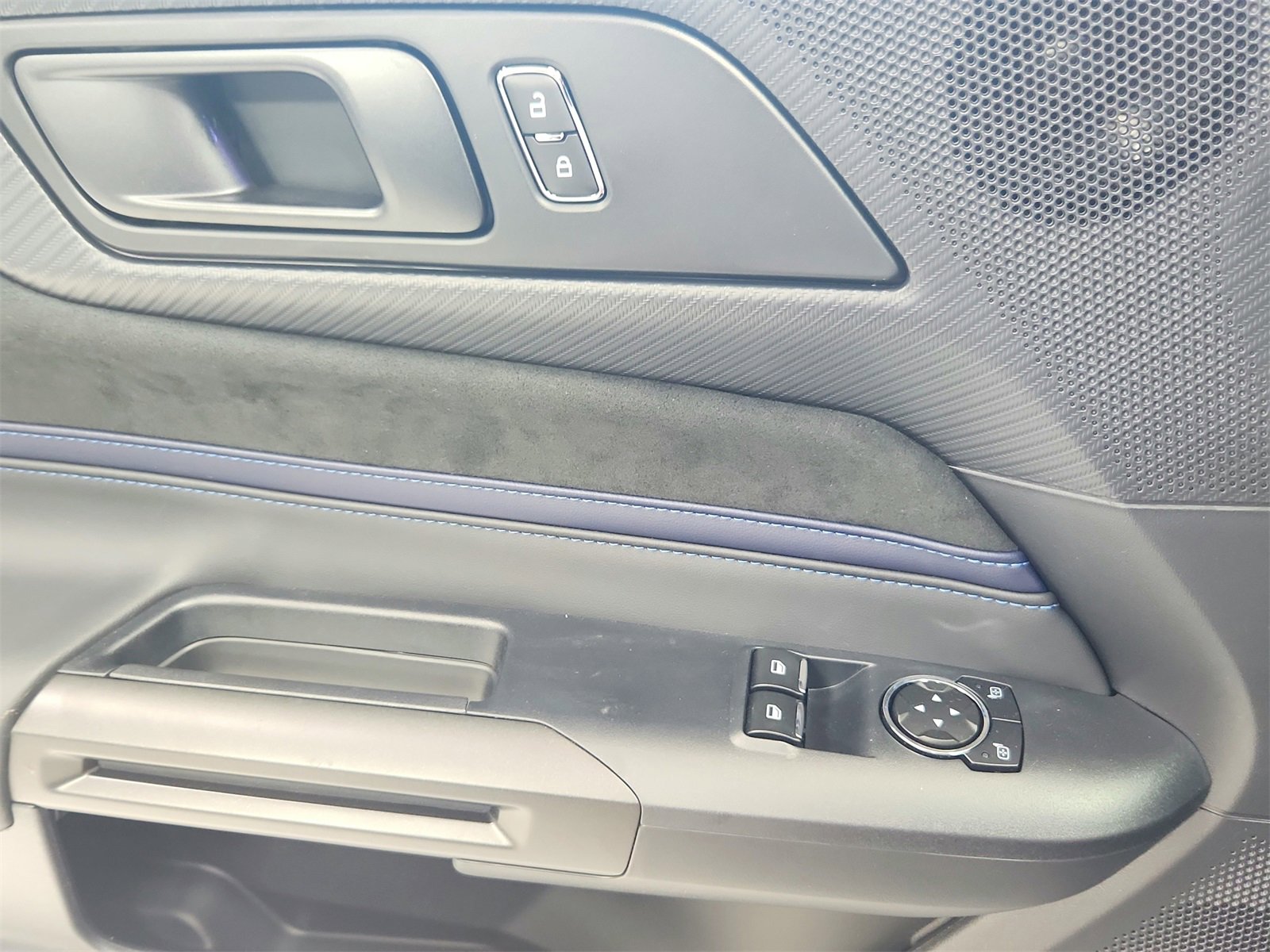 New 2025 Ford Mustang Dark Horse image 31