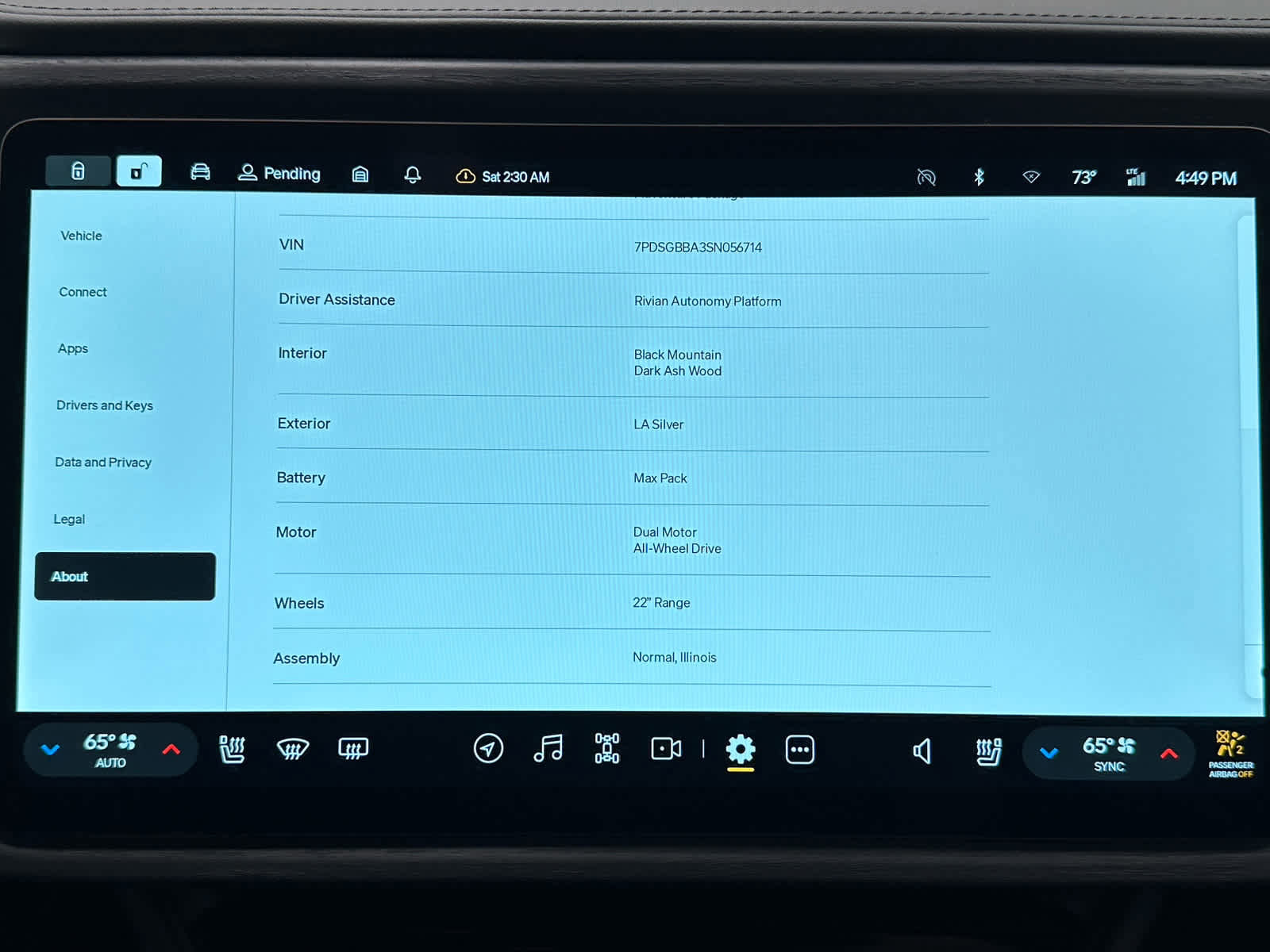 Used 2025 Rivian R1S Adventure image 35