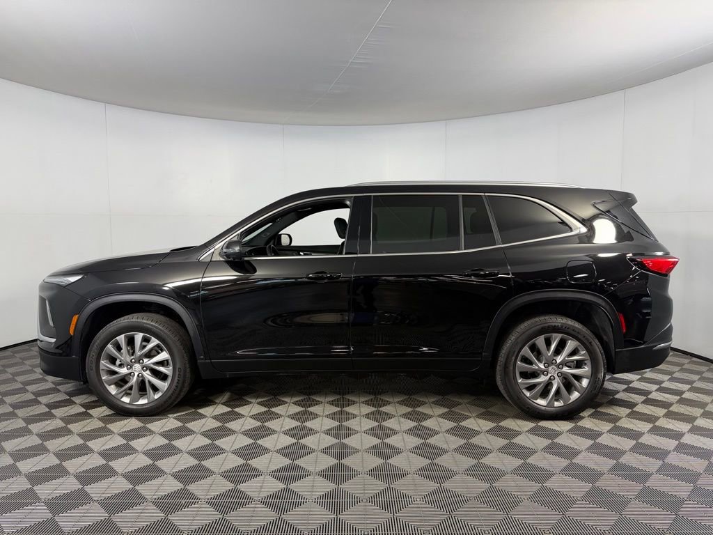 Used 2025 Buick Enclave Preferred AWD/4WD image 10