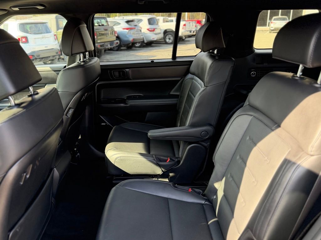 Used 2025 Hyundai Santa Fe Calligraphy AWD/4WD image 9